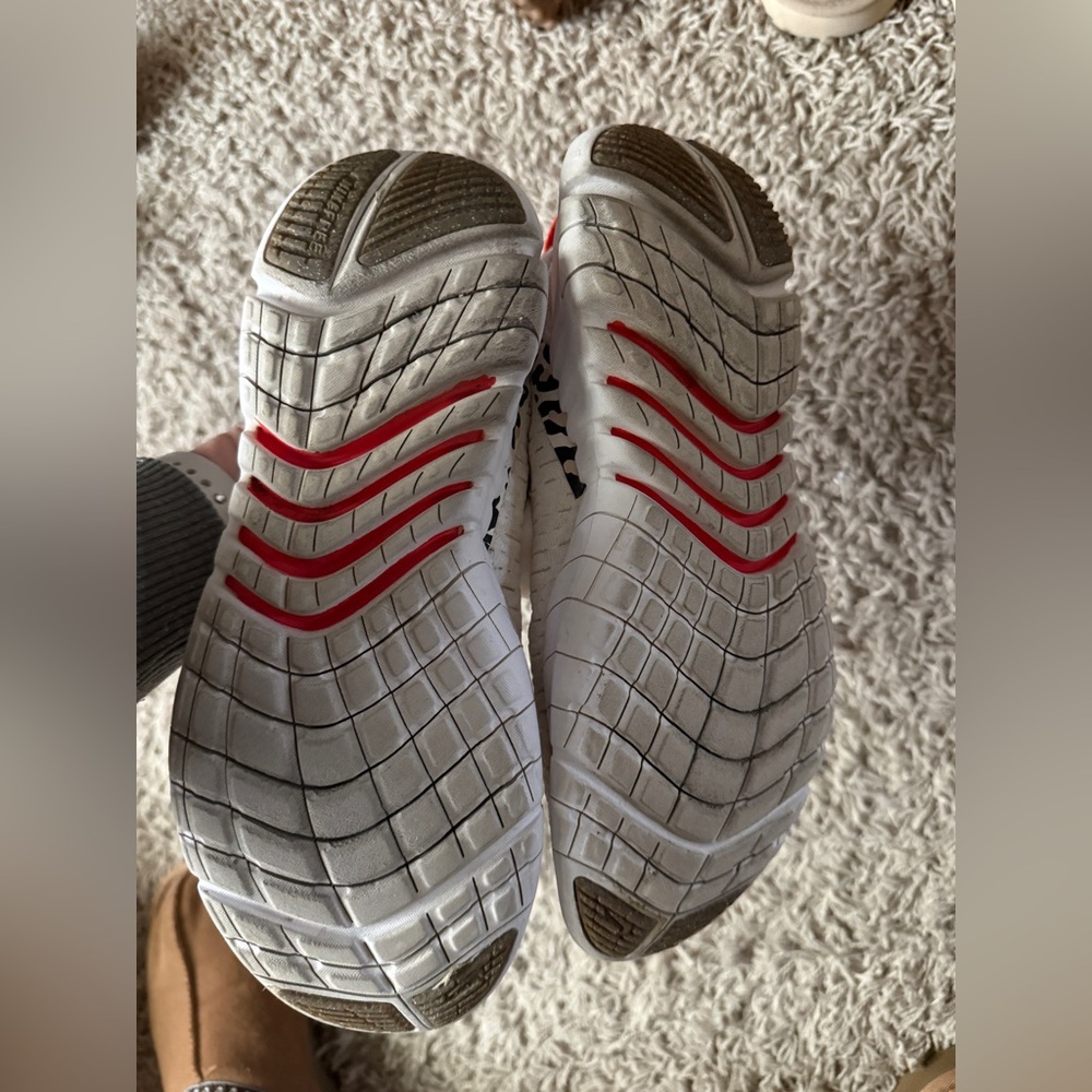 Nike White and Black Running Shoes - Picture 3 of 3